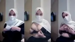 Jilbab Seksi Meremas Payudara Di Klinik