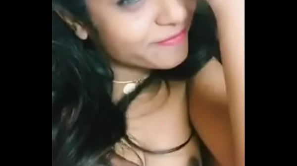 Istri Desi Yang Menggoda Dengan Suami