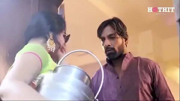 Desi Bhabhi Menggoda Dari Belakang