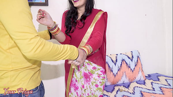 Desi Bhabhi Ko Gale Tak Leta Ke Chodne Ke Baad, Gand Mara Gaya Zabardasti. Hindi Mein Sex Video