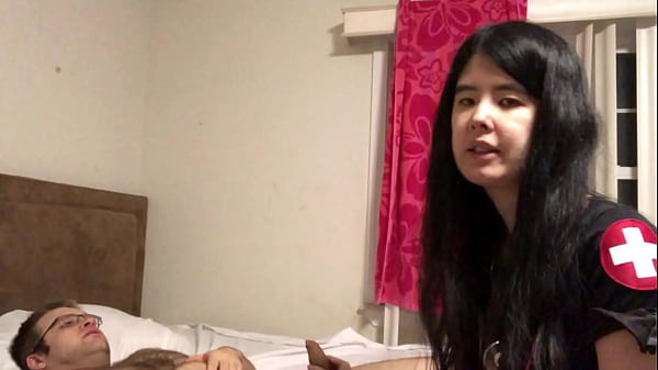 Alexandria Wu Beraksi Sebagai Dokter Seksi Di Ruang Gawat Darurat