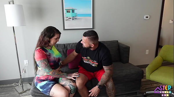 Neveah Rose Menggoda Dan Menggila Dengan Kakak Tiri Yang Tak Tahan Godaan