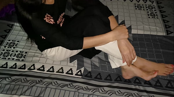 Bokong Gede Tante Itu Menggodaku Ke Rumahnya, Lalu Memaksaku Menggenjot Pantatnya Semalaman.