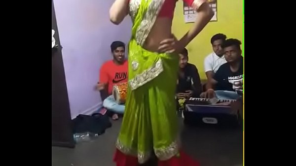 Desi Bhabhi Yang Menggoda Dengan Tubuh Seksi Dan Nafsu Yang Membara