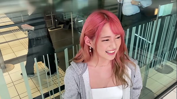Gadis Pramuniaga Toko Pakaian Yang Hot Dan Menggoda, Beraksi Seperti Pelacur Dengan Bokong Sempurna Dalam Kostum China