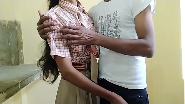 Mahasiswa Desi India Menggoda Pacar Sekolahnya Yang Berusia 18 Tahun Dengan Nafsu Membara
