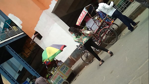 Gadis India Yang Menggoda Dengan Pesona Seksi Dan Aura Erotisnya