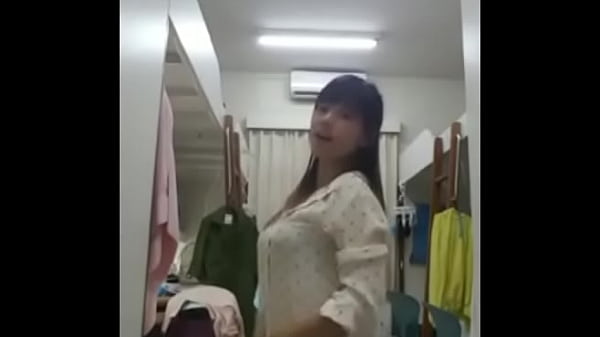 Mantan Kekasih Cina Indonesia Telanjang Dan Menggoda Di Atas Panggung
