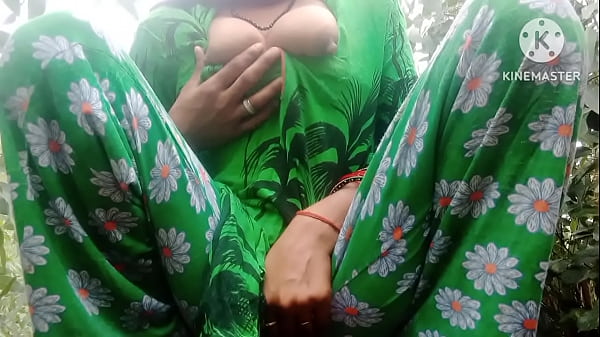 जंगल की गर्मी में देसी भाभी का रस निकाला