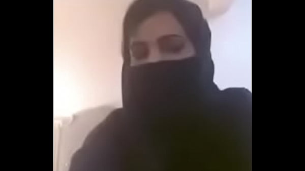 Hijab Doing: Aksi Seksi Di Twitter Yang Bikin Bergairah