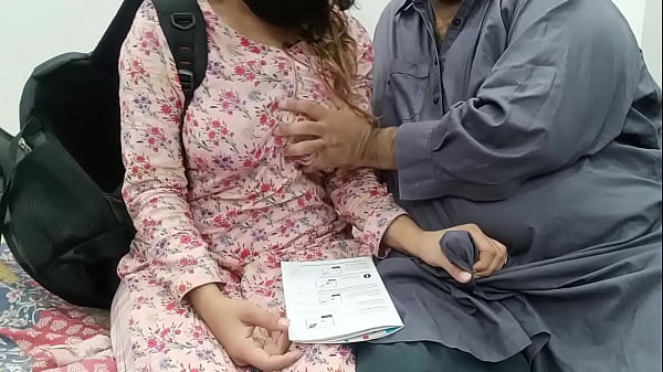 Gadis Pelajar Seksi Digituin Guru Les Di Kamar