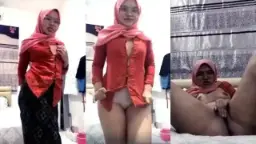 Abg Berjilbab Pink Mainin Memek Sendiri – Konten Eksklusif Urmomnerdy Di Onlyfans