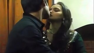 Gadis Mumbai Yang Seksi Menikmati Ereksi Keras Pacarnya