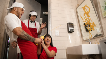 Pizza Shop Si Cewek Nakal Dan Seksi