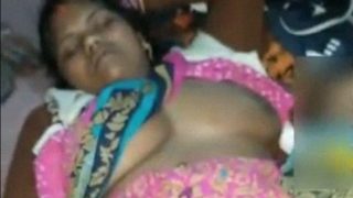 Video Gadis Lokal Genit Dalam Saree Asyik Memuaskan Diri