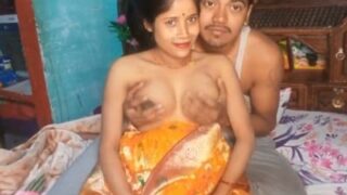 Video Panas Suami Menggila-gilai Istri Hamilnya Yang Seksi