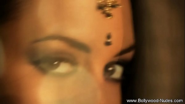 Gadis India Seksi Yang Menggoda Dan Penuh Gairah