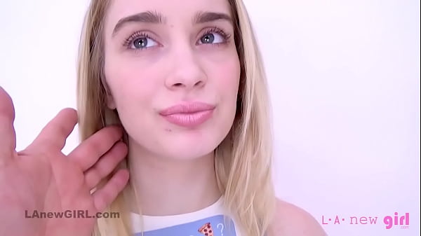 Kakak Tiri Yang Imut Dikirim Kakaknya Untuk Diwawancara