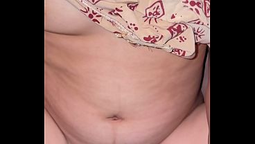 Mama Janda Temanku Menggodaku Untuk Bercinta Di Ranjangnya Yang Masih Hangat.