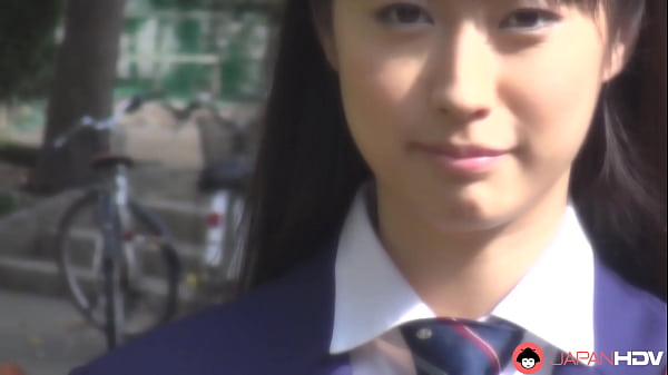 Tomomi Motozawa Dalam Seragam Sekolah Mengisap Teman Sekelasnya