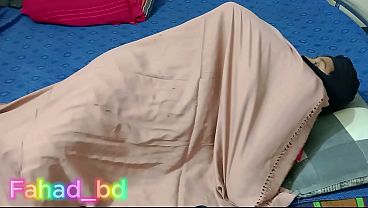 Kakak Tiri Desi Menggoda Adik Tirinya Bagian 1