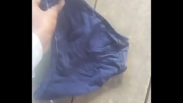 Desi Bibi Montok Yang Menggoda Dan Penuh Gairah