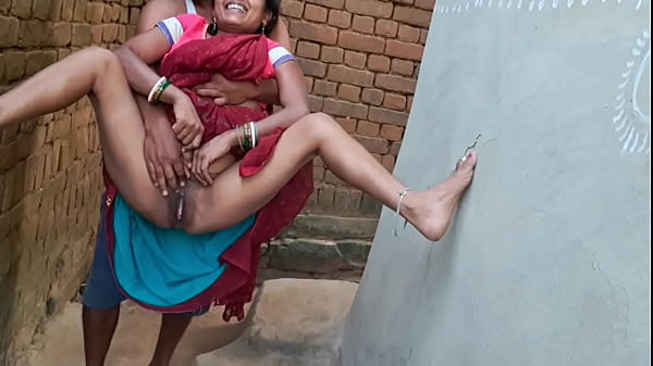 Wanita Desa India Dengan Kemaluan Yang Besar Dan Menggoda