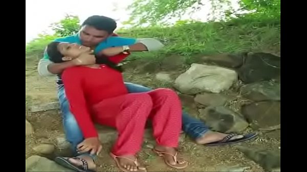 Desi Dicium Dalam-dalam Dan Payudaranya Diremas Dengan Nafsu