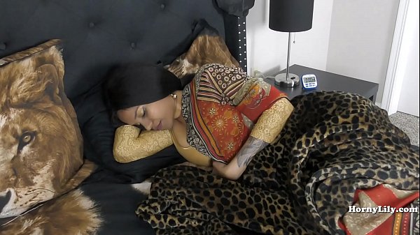 Anak Tiri Tak Bisa Puas, Jadi Ibu Tiri Yang Menggairahkan Yang Memuaskan Hasratnya
