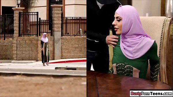 Gadis Arab Yang Menggoda Mengisap Kontol Dan Ditiduri Dengan Liar