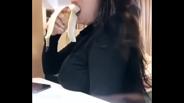 Monica Adhea, Model Indonesia Yang Ganas Dan Haus Aksi Ranjang
