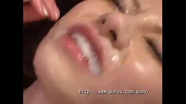 Semburkan Cairan Panasmu Di Wajahnya Yang Cantik!