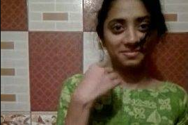 Cewek Bangladesh Imut Pol Ini Nekat Pamer Bugil, Selfie Sambil Crot Di Kamar.
