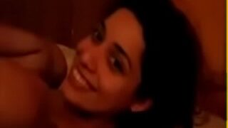 Nonton Video Mesum Lesbian India, Dua Cewek Montok Lagi Saling Menjilat Dan Ngewe Panas.