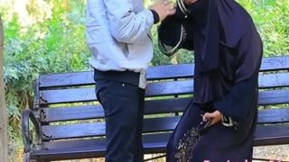 Pria Selamatkan Janda Muslim Seksi Dan Bercinta Dengannya