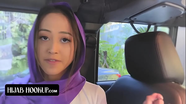 Gadis Muslim Alexia Anders Menyelinapkan Pacarnya Untuk Kenikmatan Terlarang Dan Ketahuan Ayah