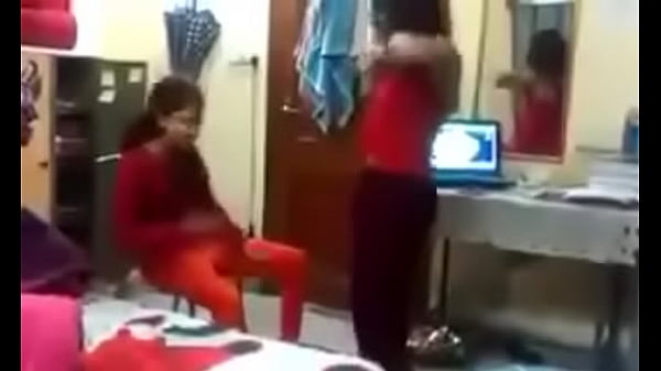 Garam Masti: Hostel Ke Andar Ka Mazedaar Khel