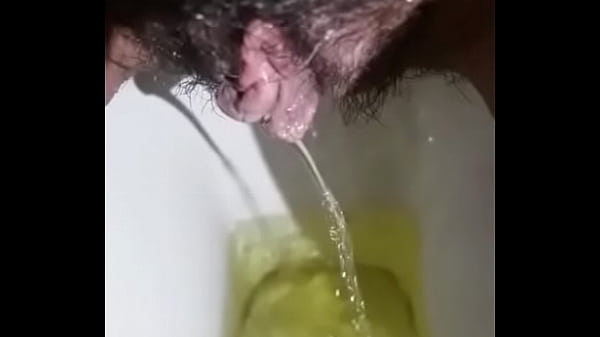 Desi Cewek India Pipis Sembari Crot, Basahin Celana Dalem Sambil Merem Melek.