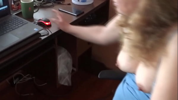 Istri Latin Gue, Ibu Tua Seksi Yang Lagi Sange Berat Nonton Bokep, Crot Berkali-kali Sambil Merengek Minta Kontol