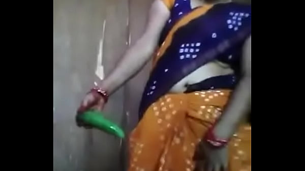Tante Desi Main Timun Di Ranjang