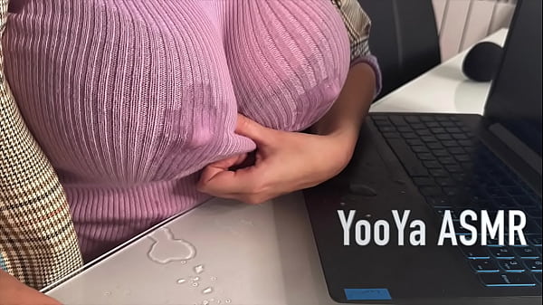 Ibu Tiri Gatel Ngegoda Anak Tiri Di Kantor, Pamerin Puting Susu Montok, Terus Colokin Kontol Gede Sampe Crot.