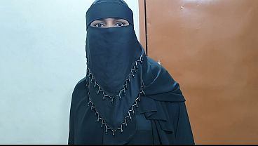 Bokep India: Istri Hijab Cantik Sang Master Digoyang Habis-habisan Di Rumahku