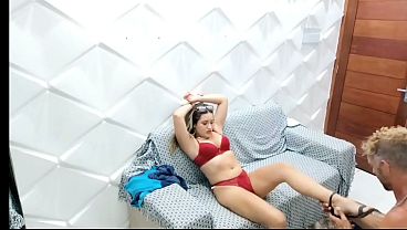 Mertuaku Yang Masih Muda Sendirian Di Rumah Dan Sangat Butuh, Aku Datang Dan Dia Langsung Merayuku Untuk Ngewe Memek Ketatnya Sampai Aku Crot Di Dalem. Vagninho E Vivi Si Jalang Nakal.