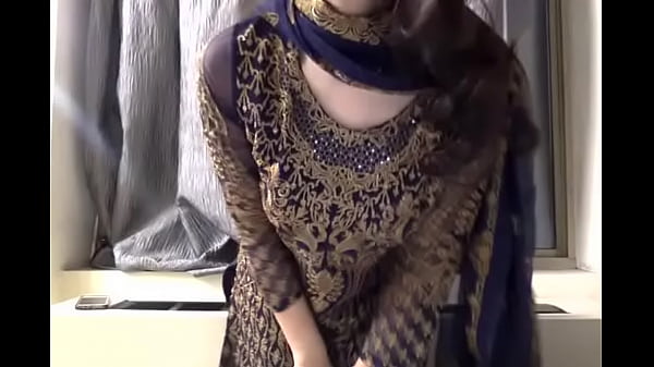 Selfie Panas Dari Gadis India Yang Menggoda