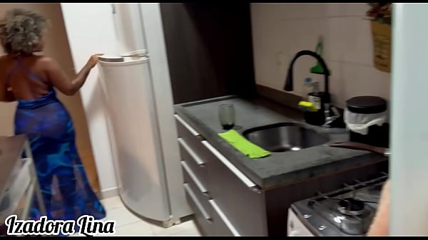 Kakak Iparku Menggilaiku Di Dapur Saat Rumah Sepi, Memuaskan Hasratku Dengan Penuh Gairah
