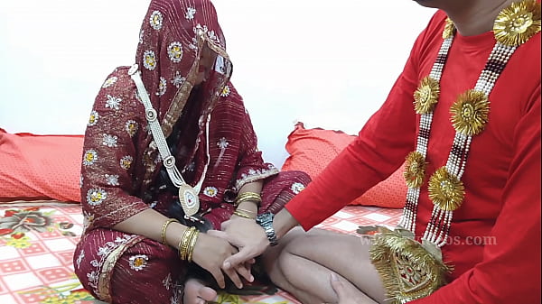 Pertama Kali Bercinta Setelah Menikah, Suami Merobek Keperawanan Istri Dengan Nafsu, Adegan Panas Dengan Suara Erotis Hindi