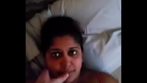 Gadis India Yang Memikat Hati Dengan Pesona Erotisnya