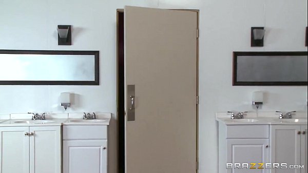 Brazzers – Britney Shannon – Kisah Istri Nyata, Basah Dan Menggairahkan