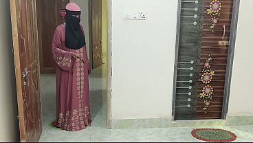 Aku Menggenjot Ibu Tiriku Karena Membiarkanku Main Game.