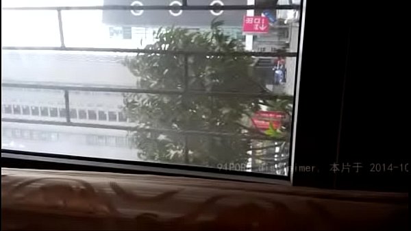 浩哥与闺蜜的激情饭局,餐桌下的秘密情欲